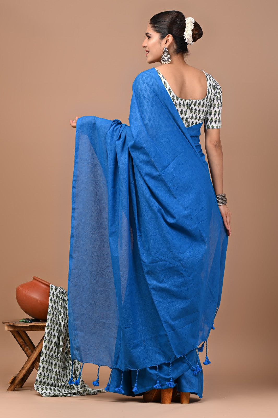 Handloom Cotton Saree With Printed Blouse