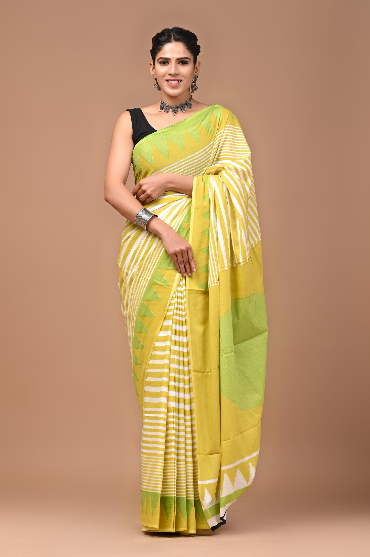 Exclusive Printed Pure Cotton Mulmul Saree With Blouse