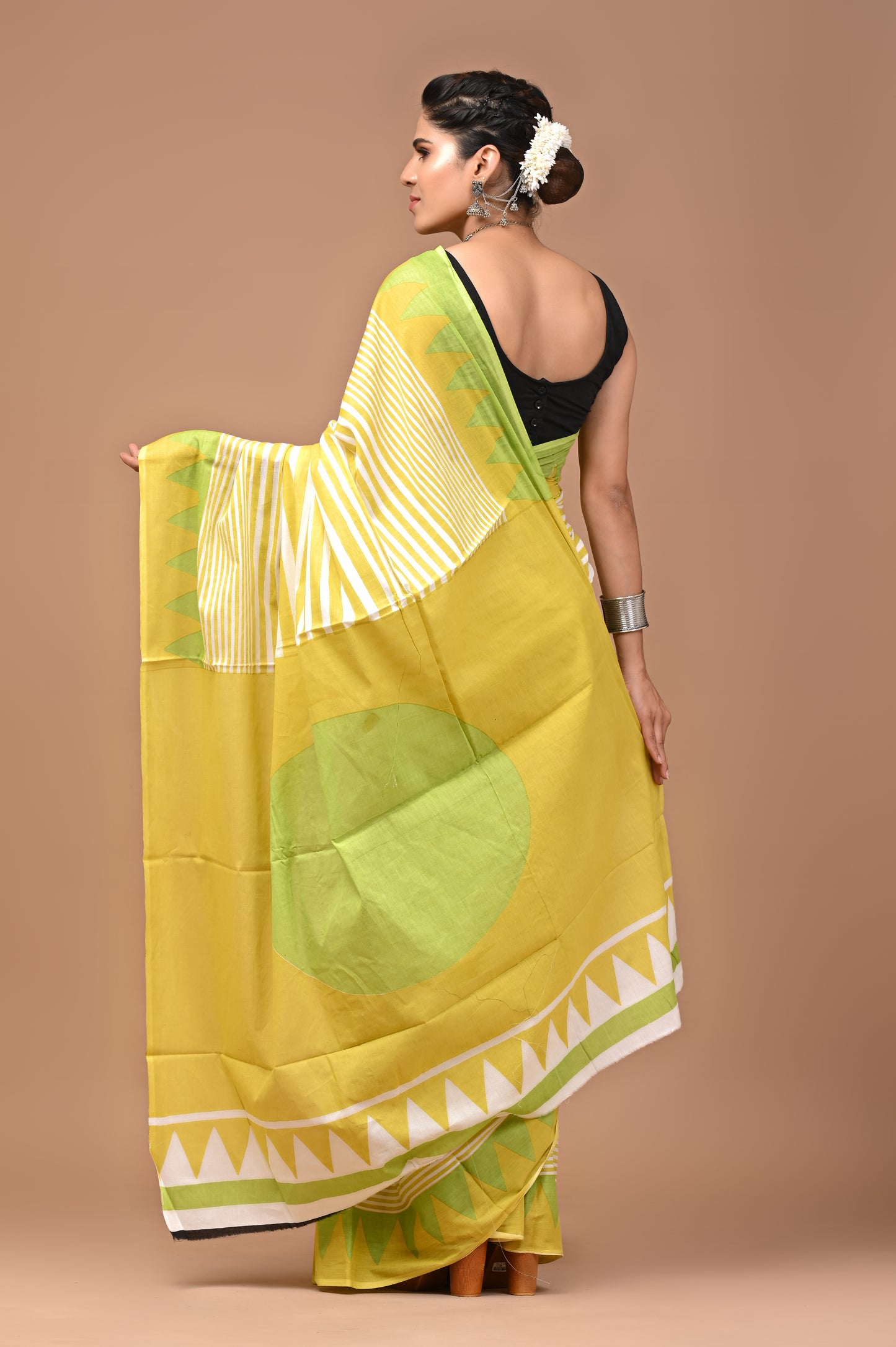 Exclusive Printed Pure Cotton Mulmul Saree With Blouse