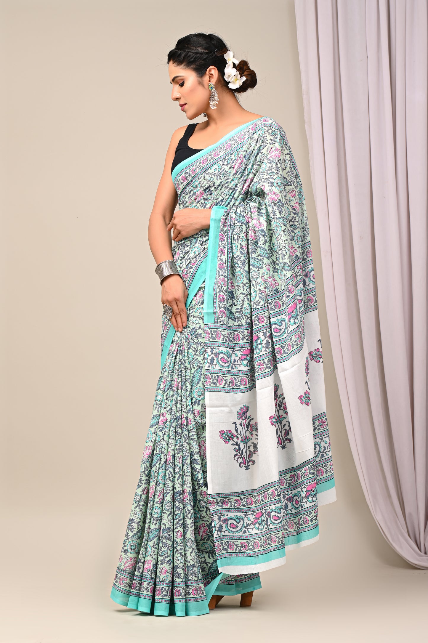 Exclusive Printed Pure Cotton Mulmul Saree With Blouse