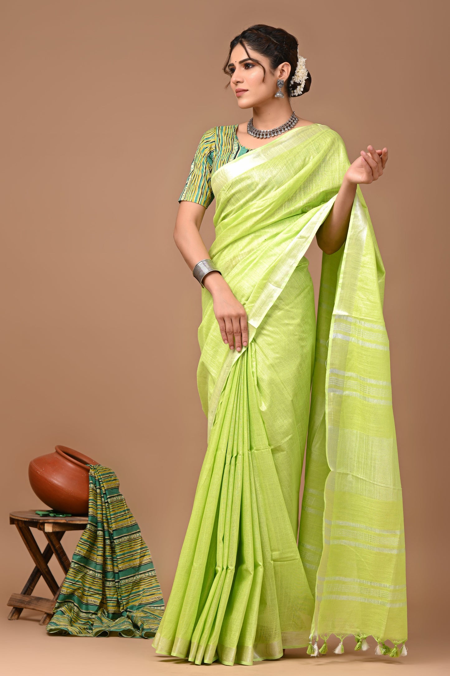 Plain linen Saree With Ajrak Printed Unstiched Blouse