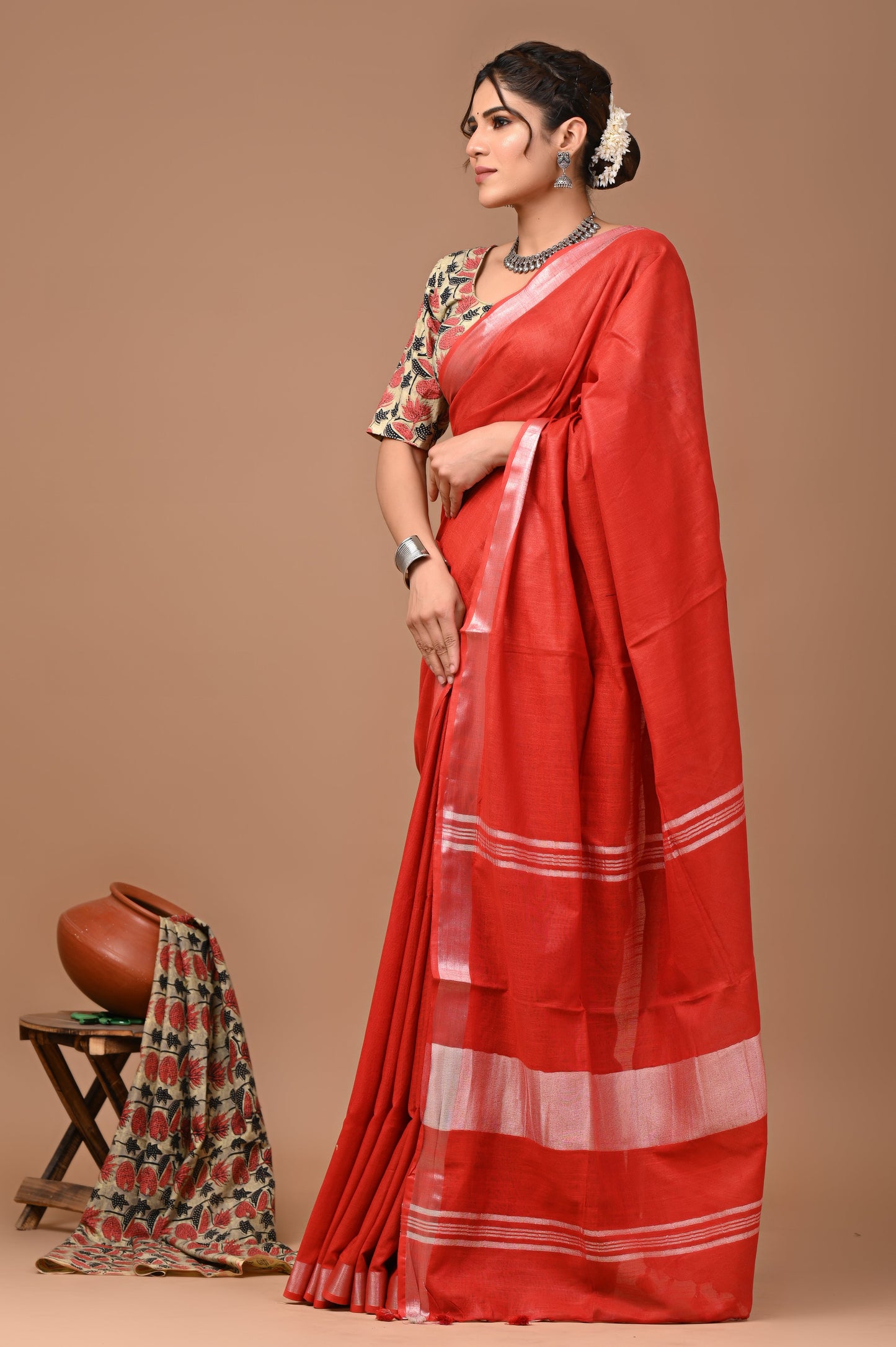 Plain linen Saree With Ajrak Printed Unstiched Blouse